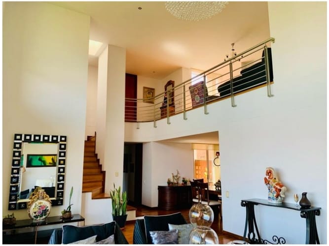 Apartamento de 5 alcobas en venta en Loma Benedictinos, Medellín, 238 m² · foto 6 de 24