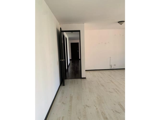 Apartamento de 2 alcobas en venta en Vizcaya, Medellín, 119 m² · foto 3 de 15