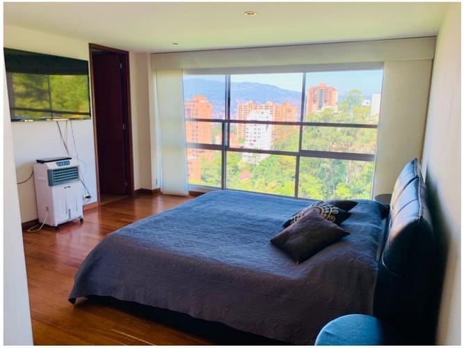 Apartamento de 5 alcobas en venta en Loma Benedictinos, Medellín, 238 m² · foto 8 de 24