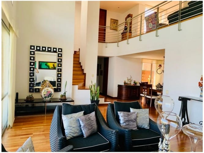 Apartamento de 5 alcobas en venta en Loma Benedictinos, Medellín, 238 m² · foto 20 de 24