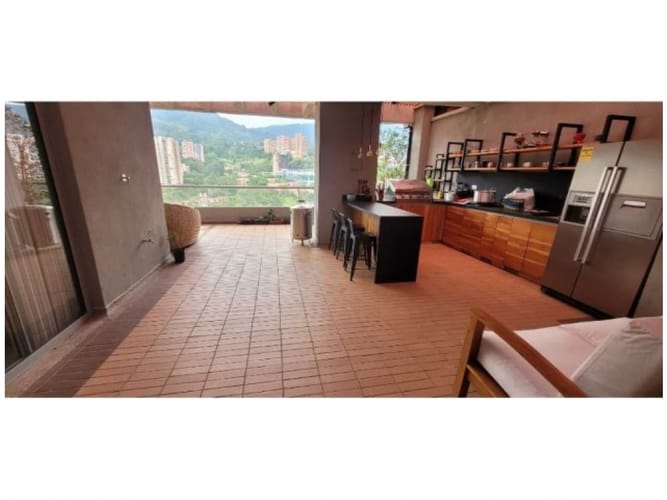 Apartamento de 3 alcobas en venta en Uribe Angel, Envigado, 275 m² · foto 2 de 17