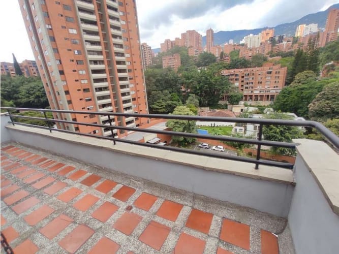Apartamento de 4 alcobas en venta en Urbanizacion Villa Linda, Medellín, 166 m² · foto 2 de 15