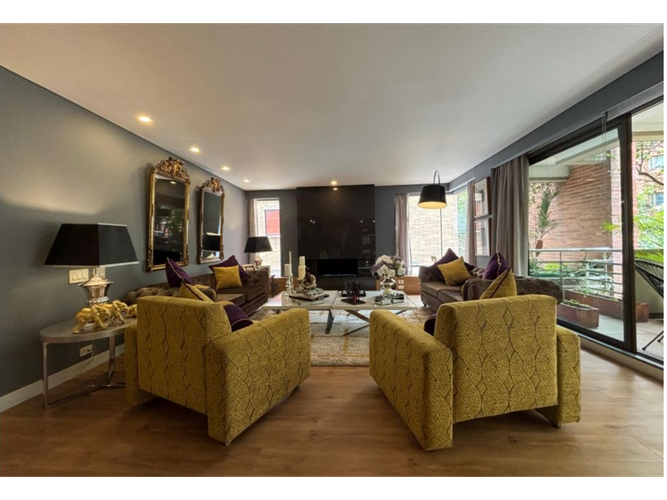 Apartamento de 3 alcobas en venta en La Cabrera, Bogotá, 395 m² · foto 2 de 21