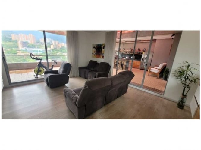 Apartamento de 3 alcobas en venta en Uribe Angel, Envigado, 275 m² · foto 8 de 17