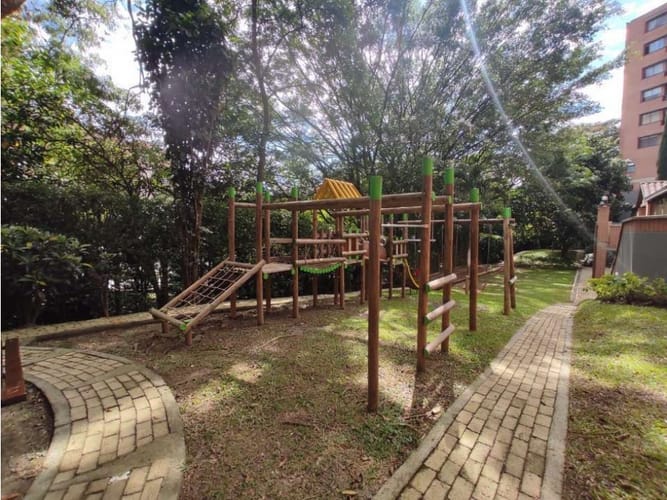 Apartamento de 4 alcobas en venta en Urbanizacion Villa Linda, Medellín, 166 m² · foto 12 de 15