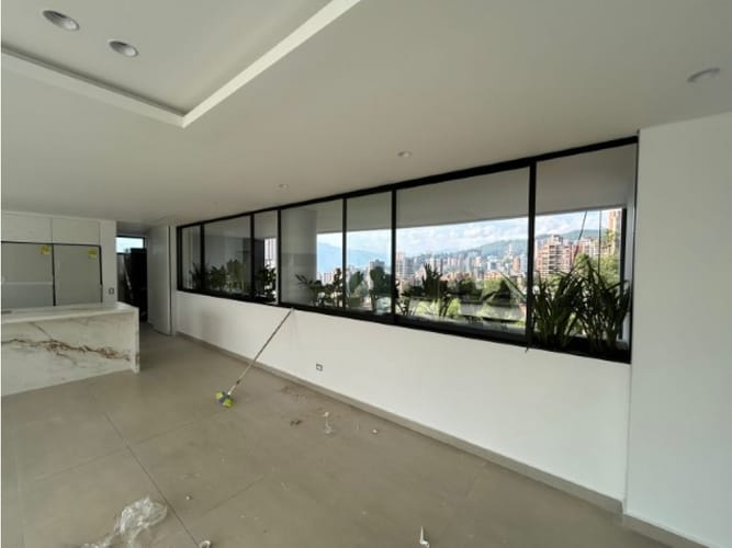 Apartamento de 3 alcobas en venta en Alejandría, Medellín, 230 m² · foto 2 de 19