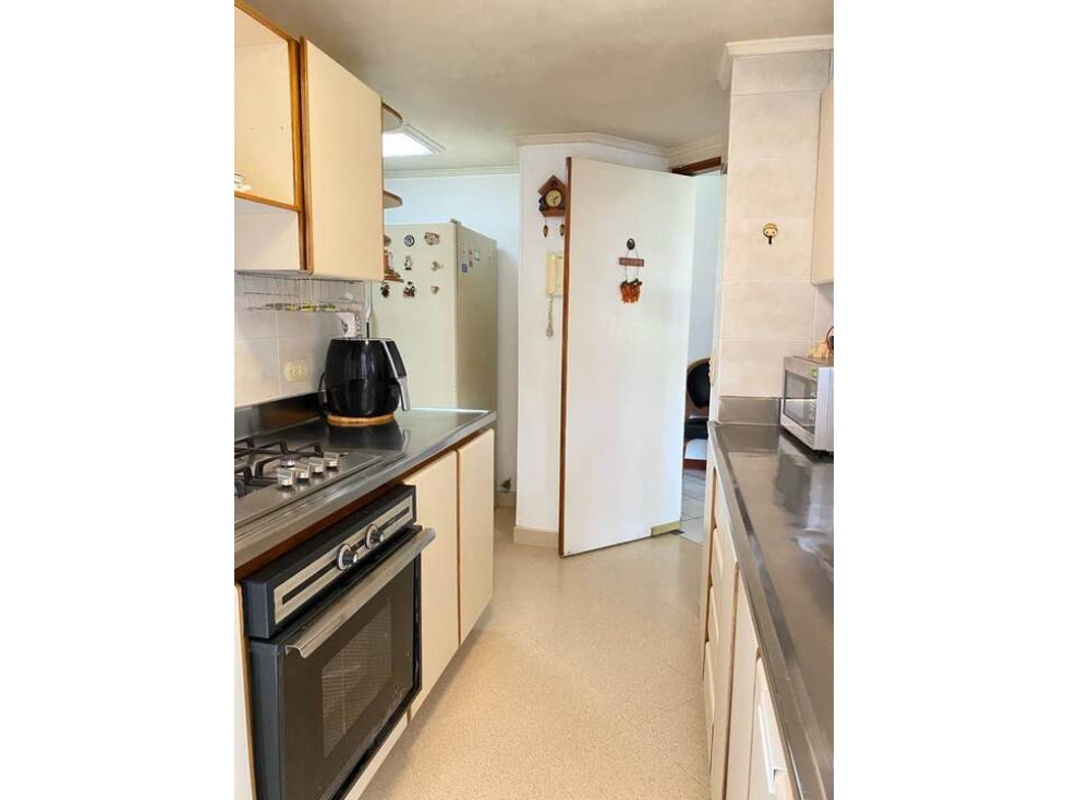 Apartamento en venta en El Poblado, Medellín · foto 6 de 12