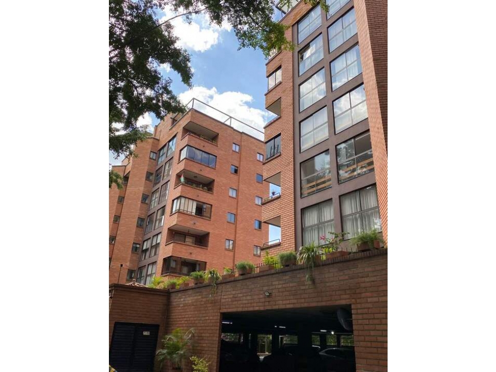 Apartamento en venta en El Poblado, Medellín · foto 7 de 12