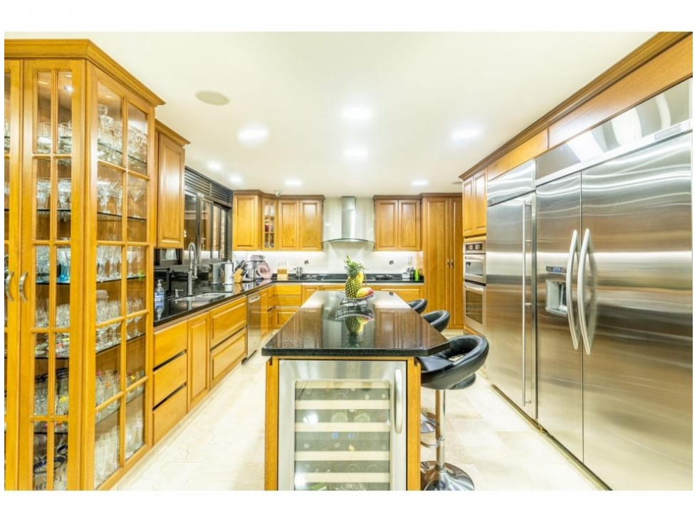 Casa de 3 alcobas en venta en El Poblado, Medellín, 528 m² · foto 5 de 15