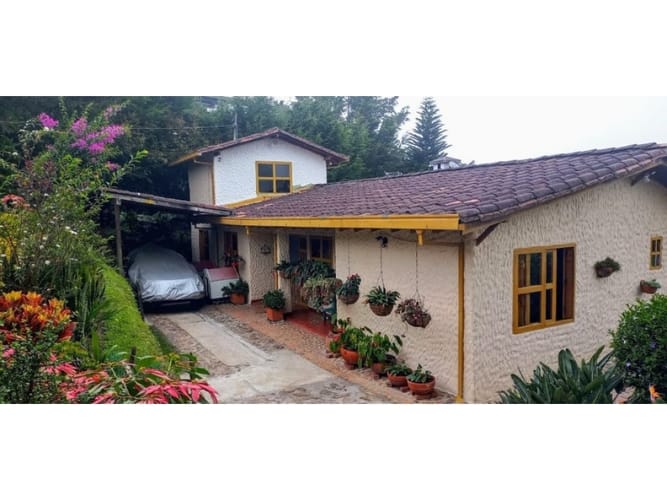 Casa de 5 alcobas en venta en La Mosquita, Rionegro, 220 m² · foto 2 de 24