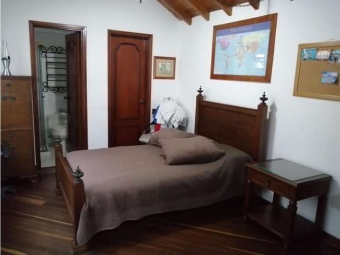 Casa de 4 alcobas en venta en El Poblado, Medellín, 370 m² · foto 6 de 8