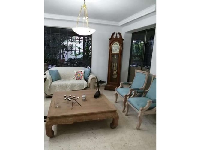 Casa de 4 alcobas en venta en El Poblado, Medellín, 370 m² · foto 7 de 8