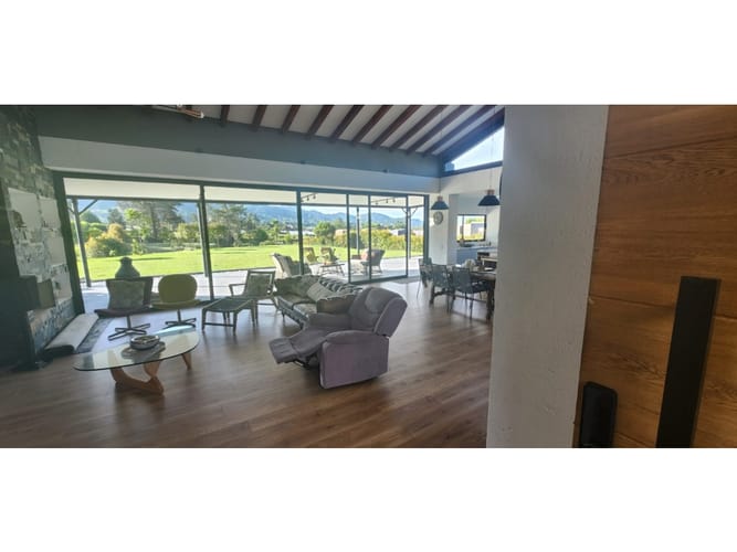 Casa de 5 alcobas en venta en El Tambo, La Ceja, 356 m² · foto 3 de 24