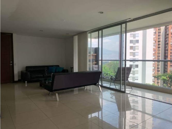 Apartamento de 3 alcobas en venta en Santa María De Los Ángeles, Medellín, 141 m² · foto 3 de 15