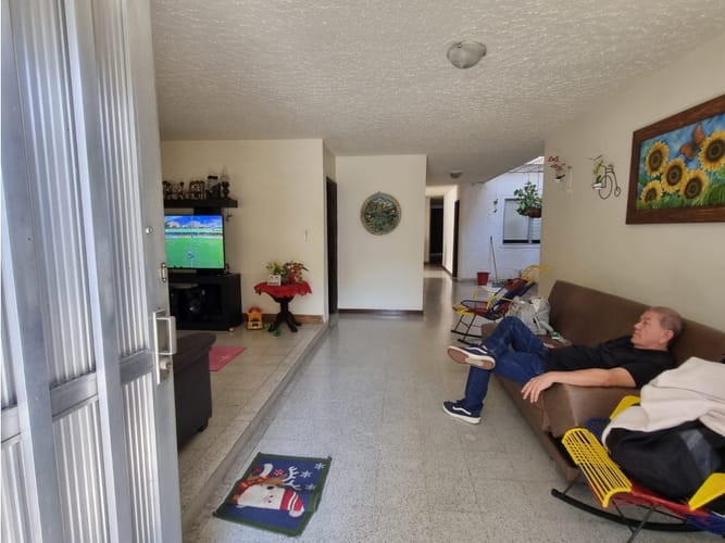 Casa de 4 alcobas en venta en Laureles, Medellín, 250 m² · foto 2 de 16