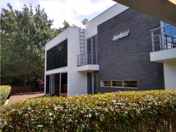 Casa de 3 alcobas en venta en El Noral, Copacabana, 300 m² · foto 2 de 9