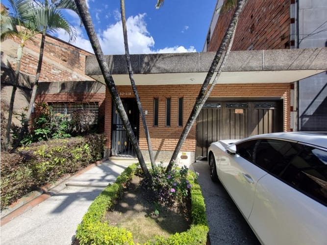 Casa de 4 alcobas en venta en Laureles, Medellín, 250 m² · foto 13 de 16