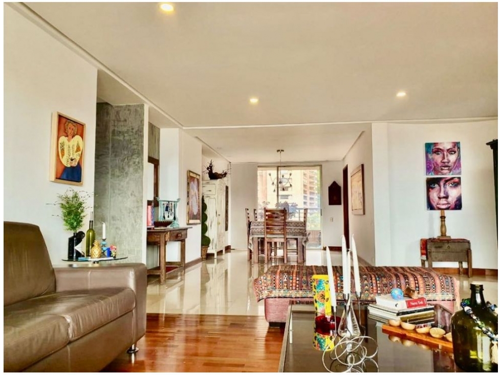 Apartamento de 3 alcobas en venta en El Poblado, Medellín, 210 m² · foto 10 de 20