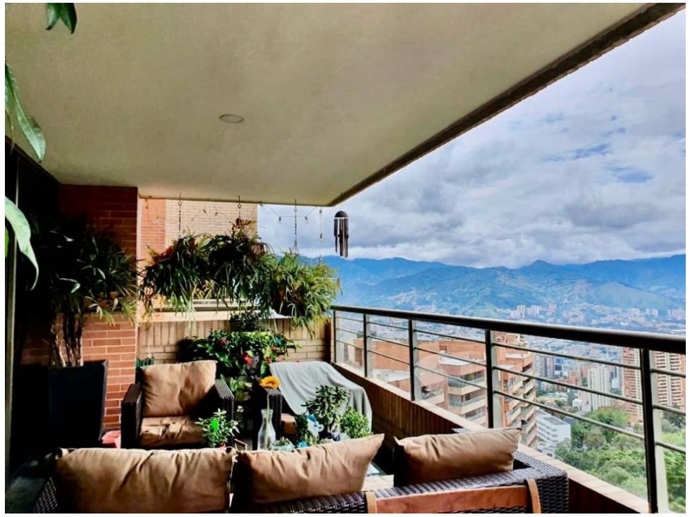 Apartamento de 3 alcobas en venta en El Poblado, Medellín, 210 m² · foto 19 de 20