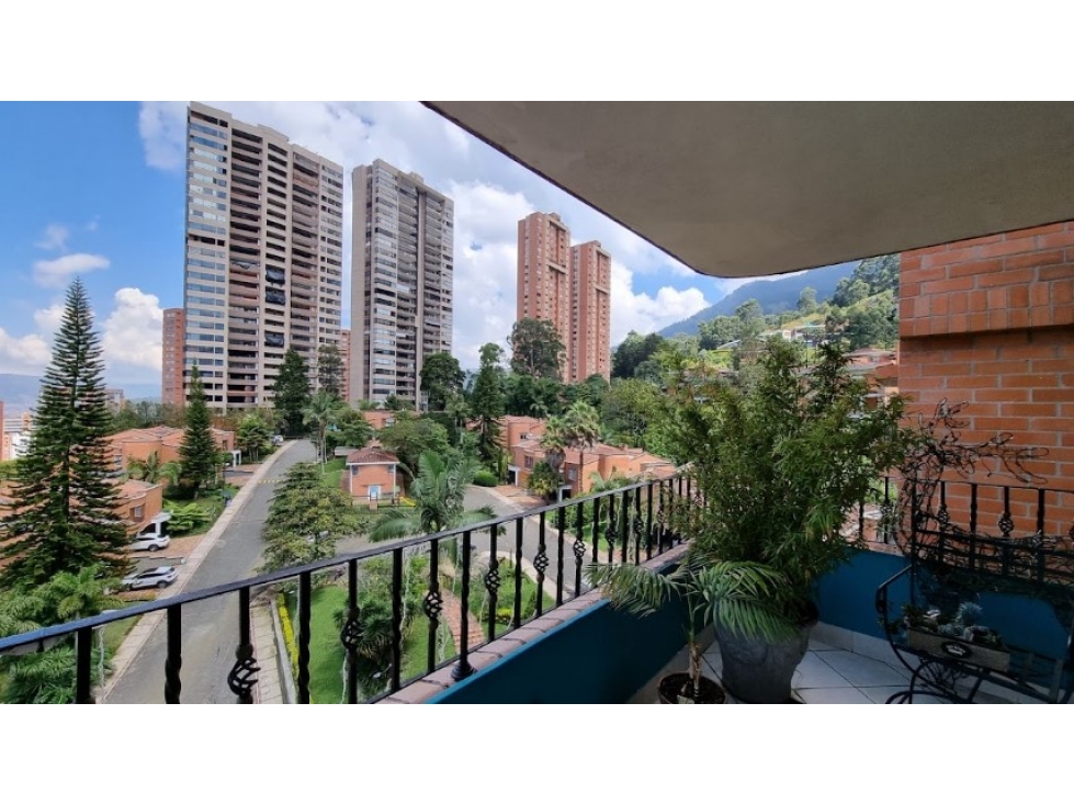 Apartamento en venta en El Poblado, Medellín · foto 8 de 22