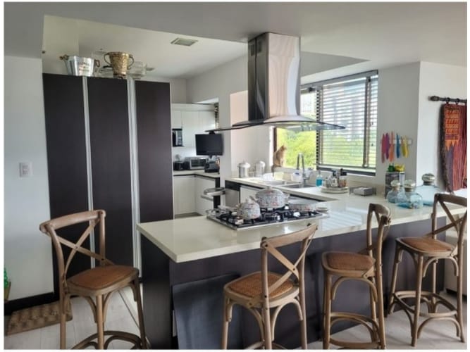 Apartamento en venta en El Poblado, Medellín · foto 6 de 23