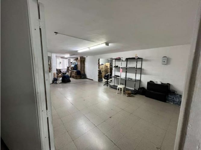 Bodega en venta en Belén, Medellín, 1880 m² · foto 2 de 11