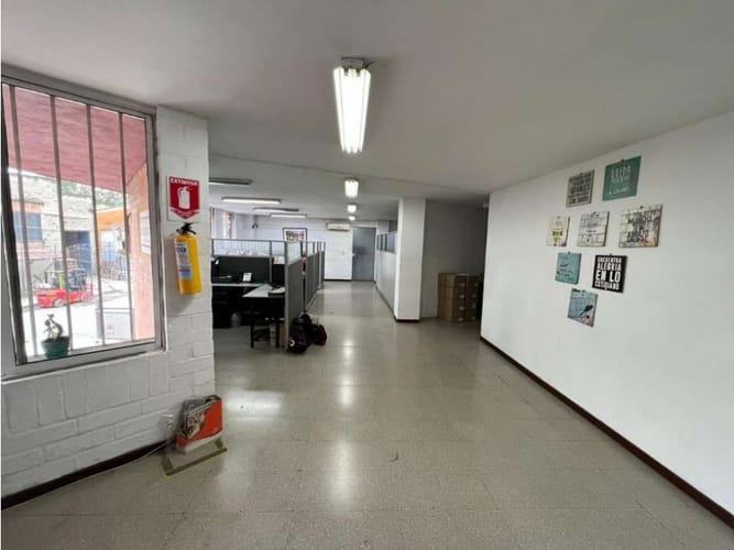 Bodega en venta en Belén, Medellín, 1880 m² · foto 9 de 11