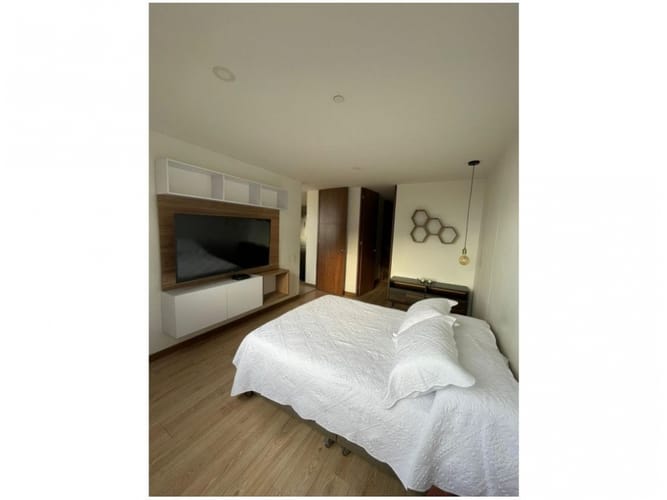 Apartamento de 1 alcoba en venta en El Poblado, Medellín, 66 m² · foto 3 de 10