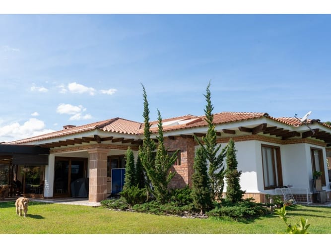Casa de 4 alcobas en venta en Llano Grande, Medellín, 650 m² · foto 17 de 21