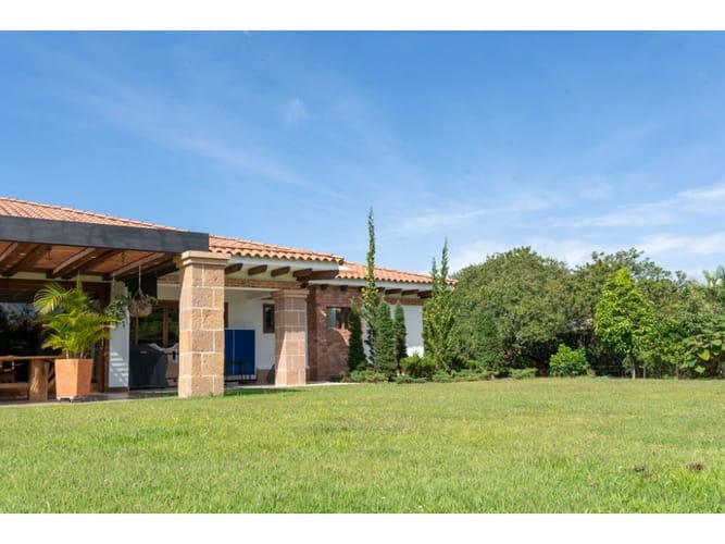 Casa de 4 alcobas en venta en Llano Grande, Medellín, 650 m² · foto 18 de 21
