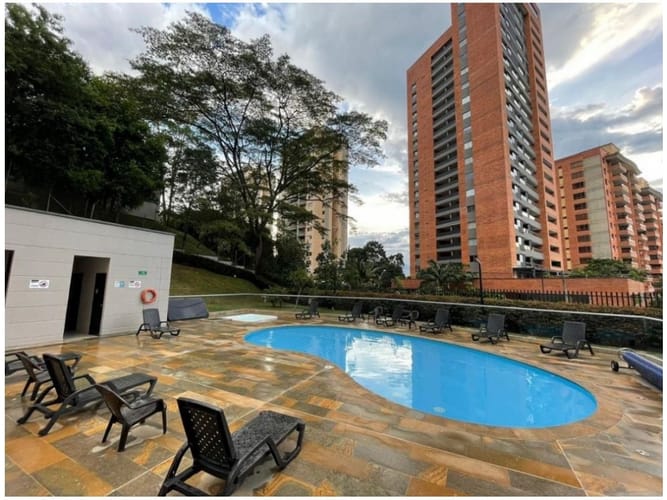 Apartamento de 1 alcoba en venta en El Poblado, Medellín, 66 m² · foto 9 de 10