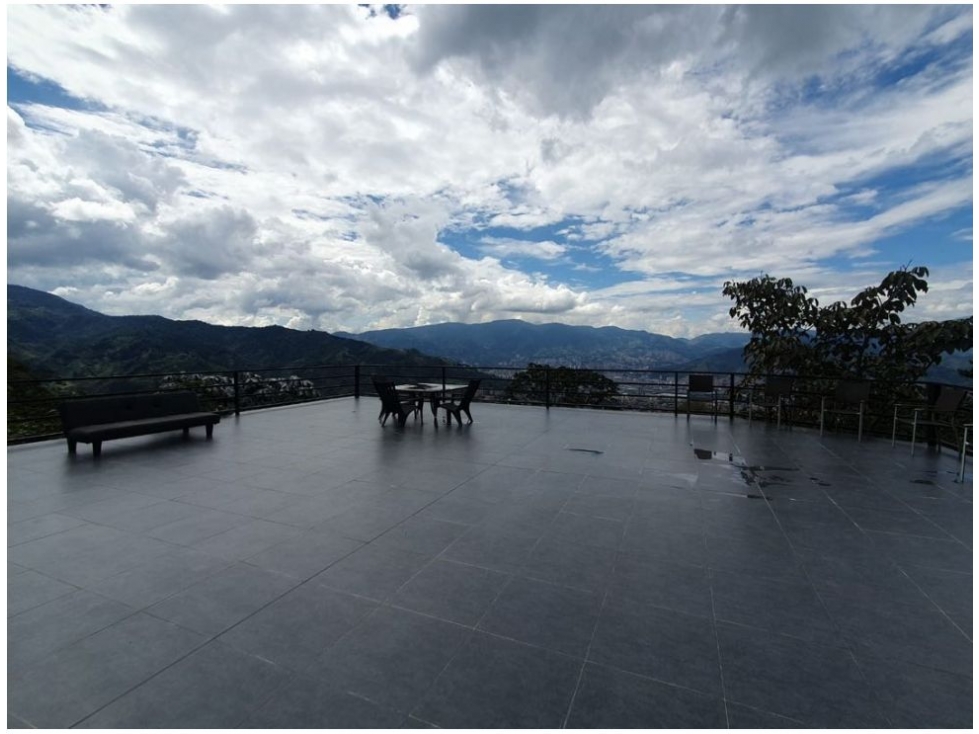 Casa de 2 alcobas en venta en Loma Del Escobero, Envigado, 300 m² · foto 19 de 24
