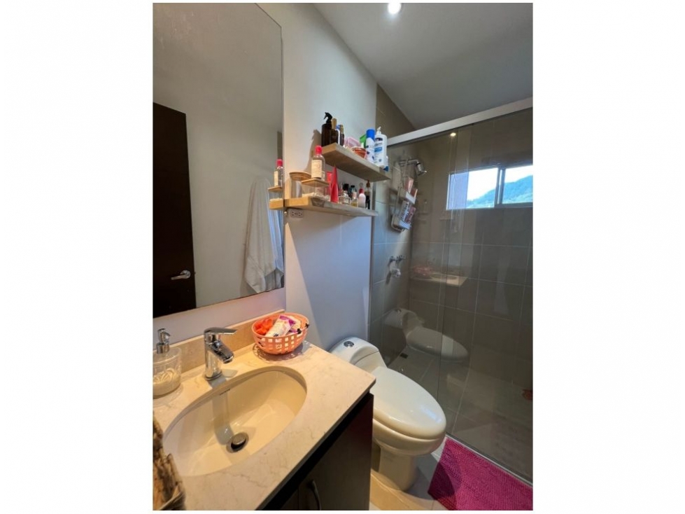 Casa de 3 alcobas en venta en Loma Del Escobero, Envigado, 304 m² · foto 6 de 24
