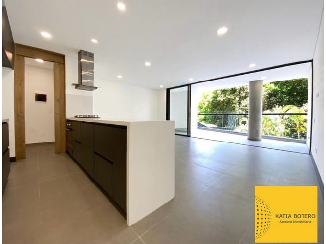 Apartamento de 2 alcobas en venta en Laureles, Medellín, 109 m² · foto 2 de 20