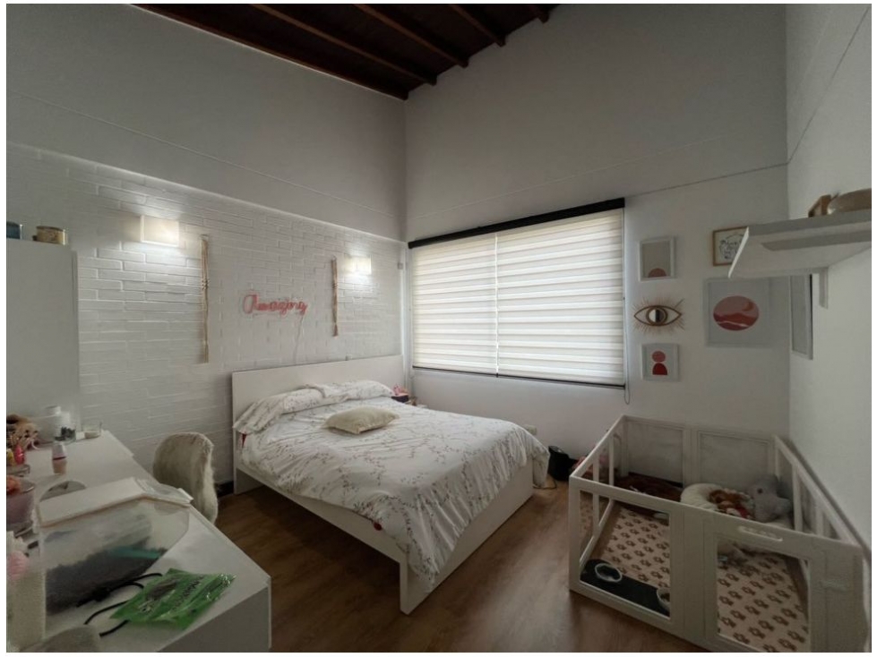 Casa de 3 alcobas en venta en Loma Del Escobero, Envigado, 304 m² · foto 9 de 24