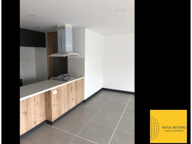 Apartamento de 2 alcobas en venta en Laureles, Medellín, 109 m² · foto 8 de 20