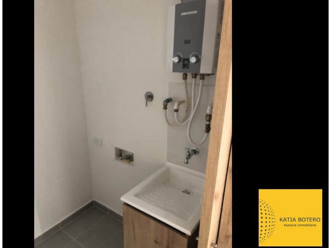Apartamento de 2 alcobas en venta en Laureles, Medellín, 109 m² · foto 10 de 20