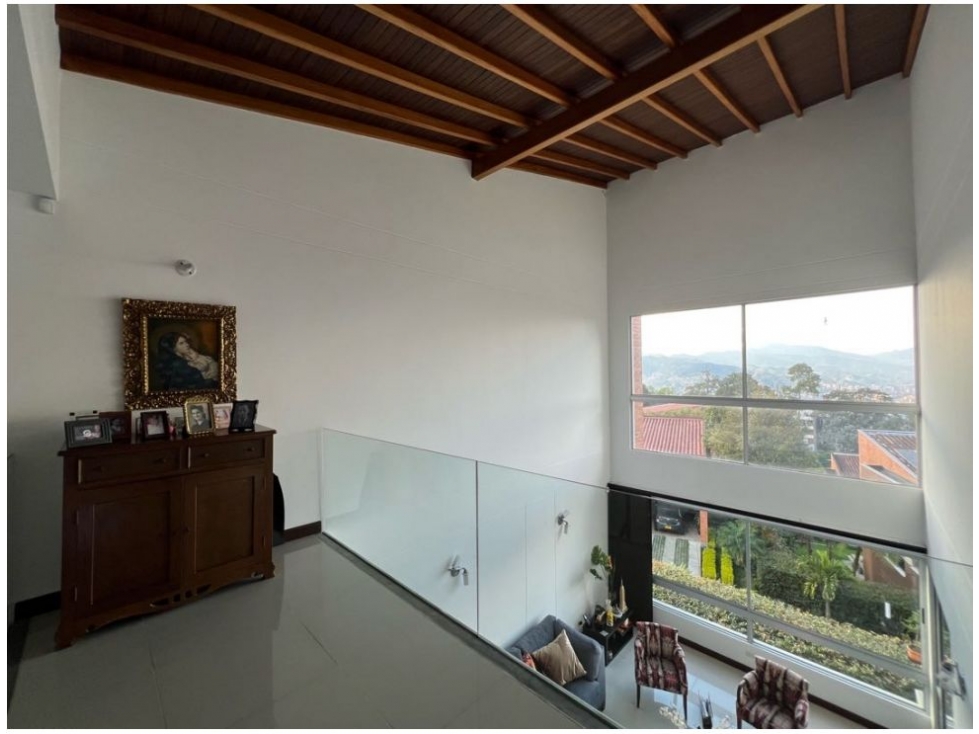 Casa de 3 alcobas en venta en Loma Del Escobero, Envigado, 304 m² · foto 16 de 24