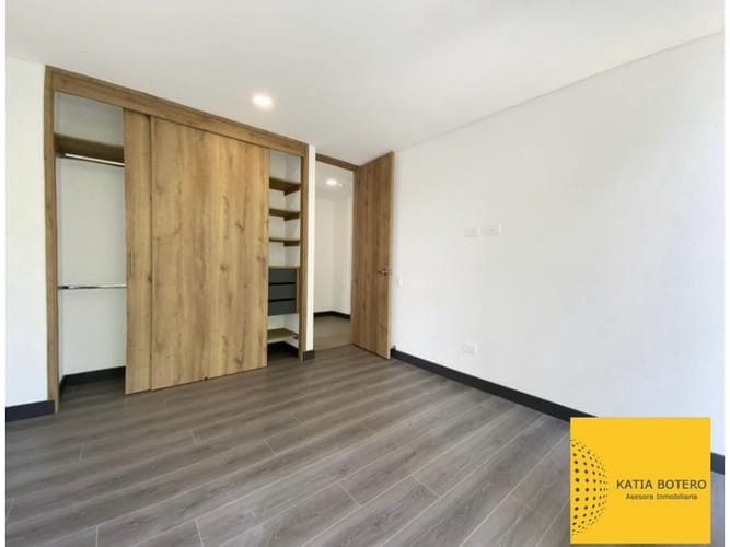 Apartamento de 2 alcobas en venta en Laureles, Medellín, 109 m² · foto 13 de 20