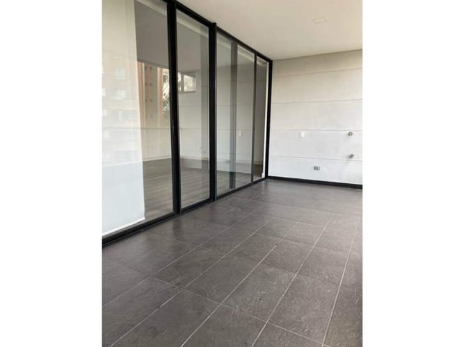 Apartamento de 2 alcobas en venta en Los Balsos, Medellín, 109 m² · foto 5 de 10
