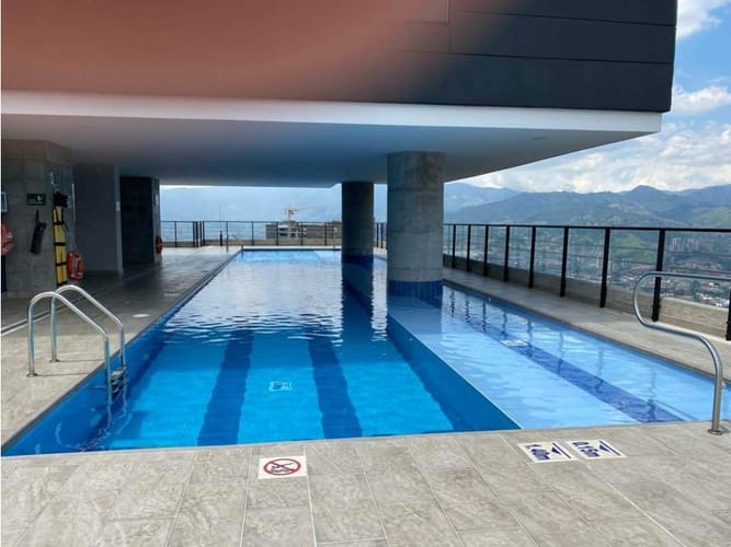 Apartamento de 2 alcobas en venta en Los Balsos, Medellín, 109 m² · foto 8 de 10