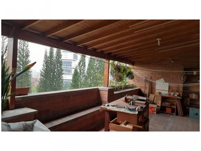 Apartamento de 4 alcobas en venta en Altos Del Poblado, Medellín, 217 m² · foto 4 de 21