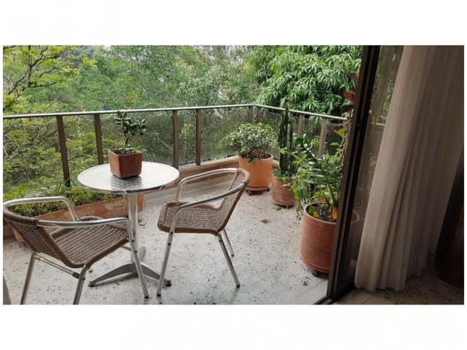 Apartamento de 4 alcobas en venta en Altos Del Poblado, Medellín, 217 m² · foto 5 de 21