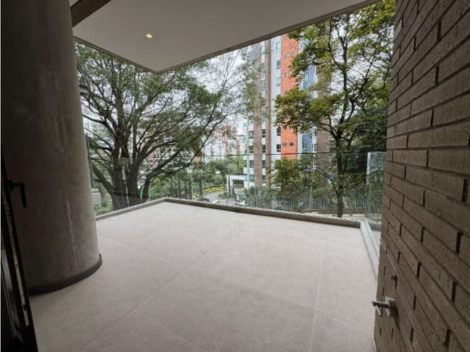 Apartamento de 1 alcoba en venta en Lalinde, Medellín, 90 m² · foto 4 de 10