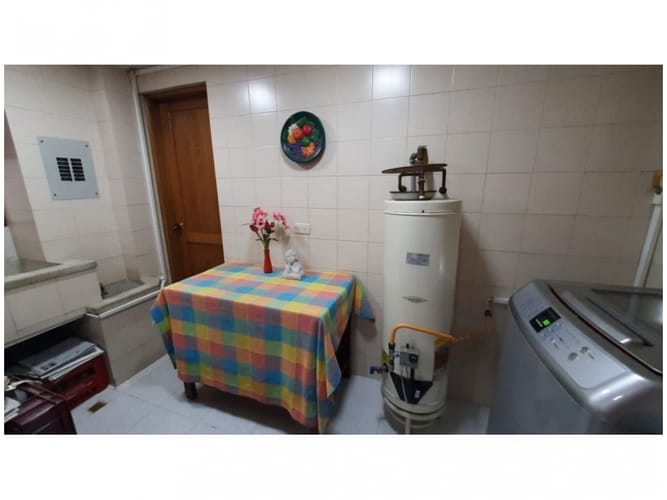 Apartamento de 4 alcobas en venta en Altos Del Poblado, Medellín, 217 m² · foto 18 de 21