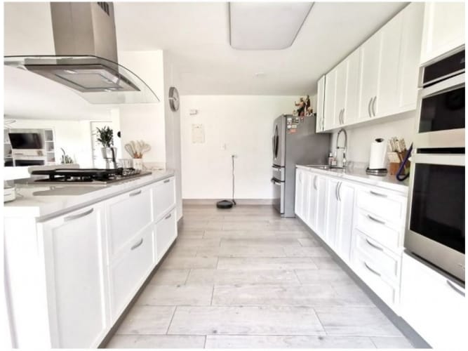 Apartamento de 3 alcobas en venta en Castropol, Medellín, 187 m² · foto 6 de 20