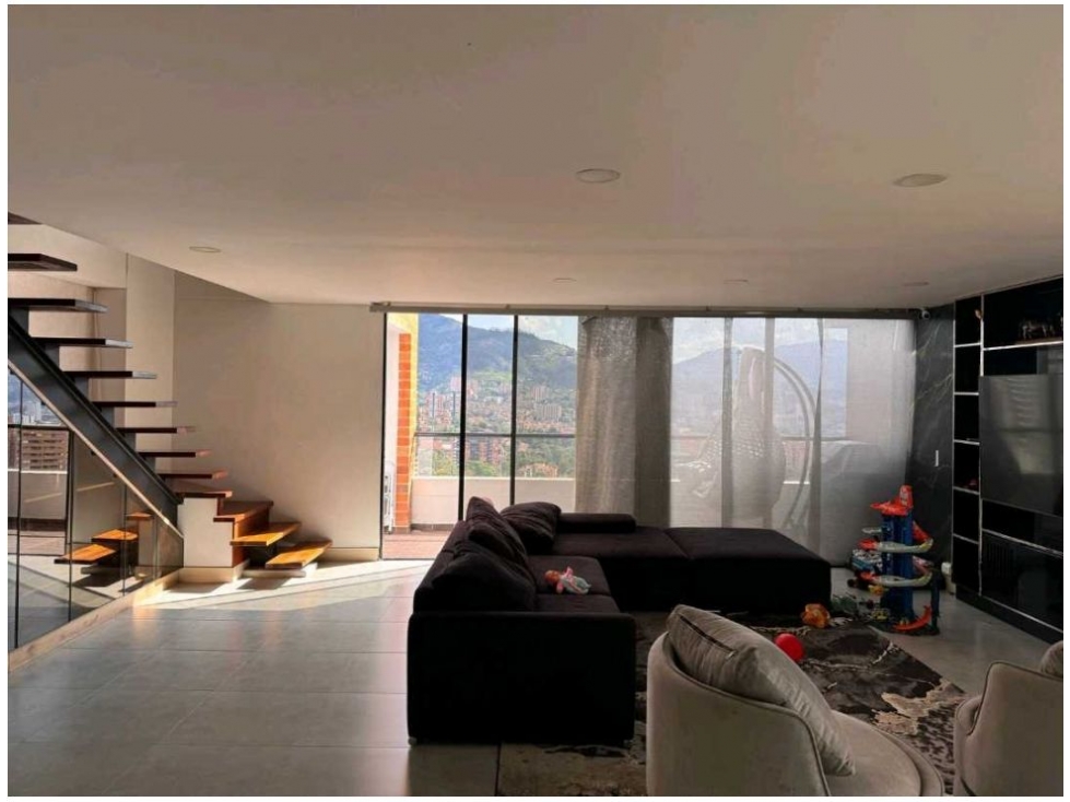 Apartamento de 3 alcobas en venta en Loma Del Esmeraldal, Envigado, 203 m² · foto 3 de 18