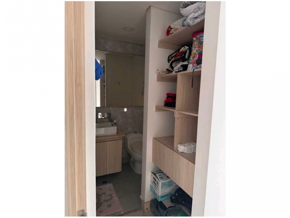 Apartamento de 3 alcobas en venta en Loma Del Esmeraldal, Envigado, 203 m² · foto 7 de 18