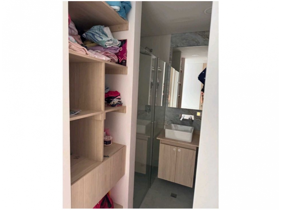 Apartamento de 3 alcobas en venta en Loma Del Esmeraldal, Envigado, 203 m² · foto 13 de 18