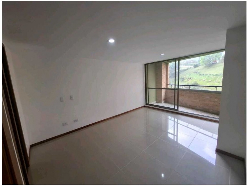 Apartamento de 3 alcobas en venta en Sabaneta Real, Sabaneta, 94 m² · foto 3 de 17